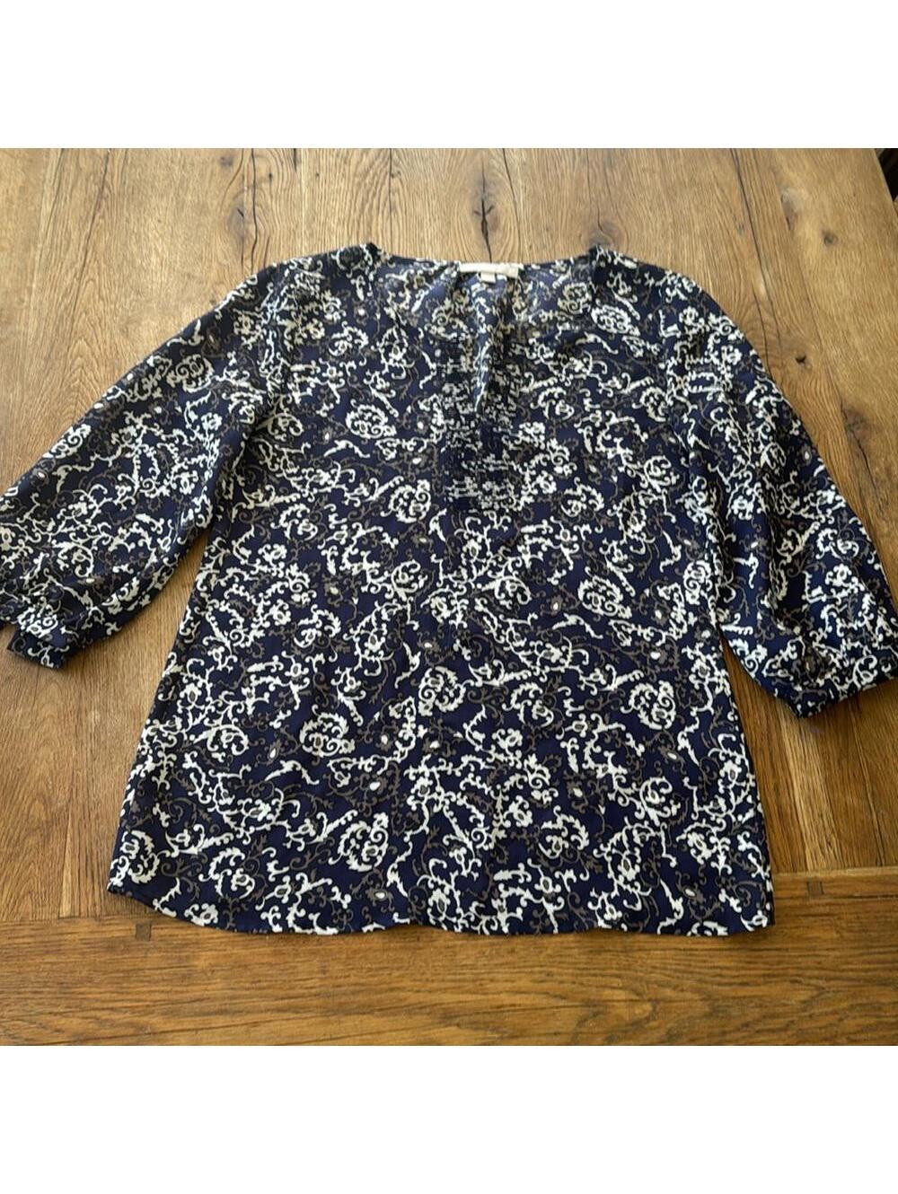 BANANA REPUBLIC BLOUSE size xs